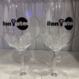 Ron Yates Wines Clear Wine Glasses - Set of 2